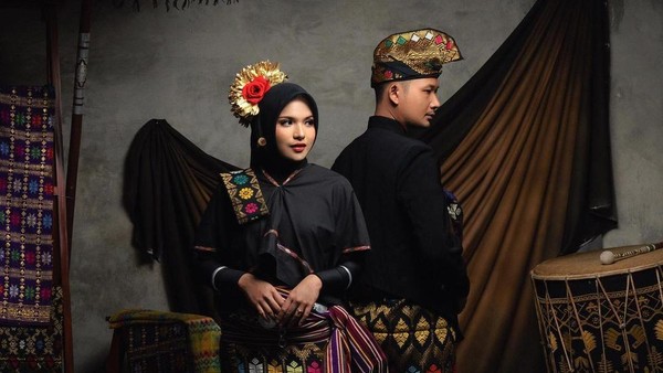 Foto: Zahwa Nadhira Dinikahi Putra Mahfud MD, Prewedding Pakai Baju Daerah