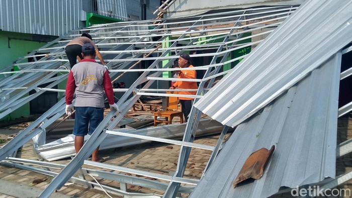 Dampak kerusakan akibat Lisus di Desa Tambong Wetan, Kecamatan Kalikotes, Klaten.