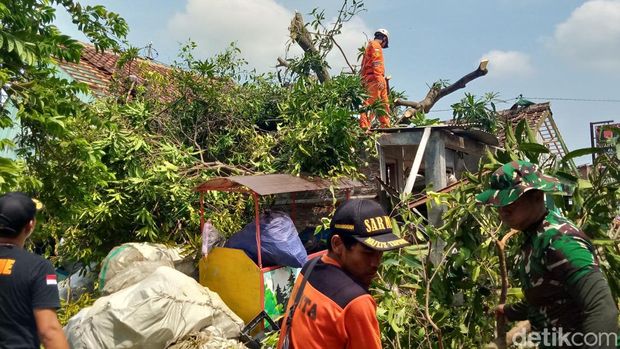 Dampak kerusakan akibat Lisus di Desa Tambong Wetan, Kecamatan Kalikotes, Klaten.