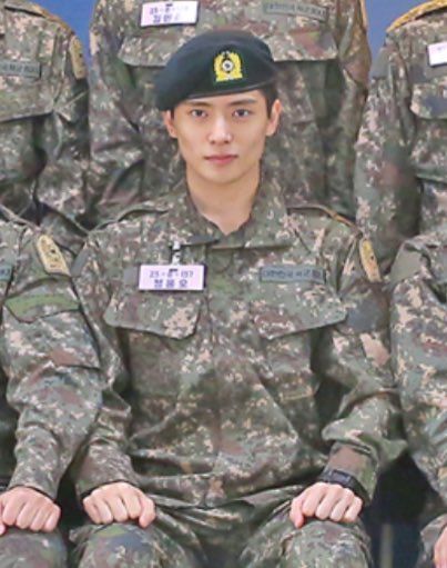 Jaehyun NCT dan Kim Wooseok eks X1 di kamp militer Jaehyun NCT dan Kim Wooseok eks X1 di kamp militer