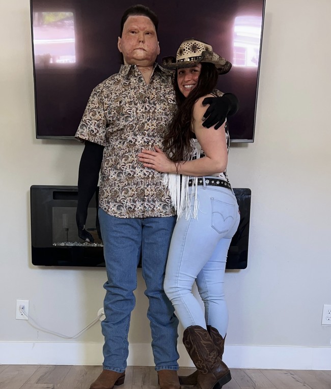 Saya membaca tentang tragedi Joe dan bagaimana ia menjalani hidupnya dengan penuh semangat. Itu membuat saya ingin mengenalnya lebih dekat, ungkap Jessica. Foto: dok. Instagram @jessicakoby