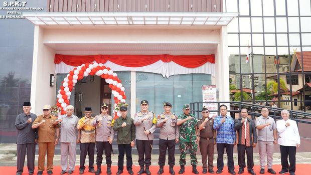 Kapolda Riau Irjen Iqbal saat meresmikan fasilitas di Polres Indragiri Hilir (Foto: Dok Polres Indragiri Hilir)
