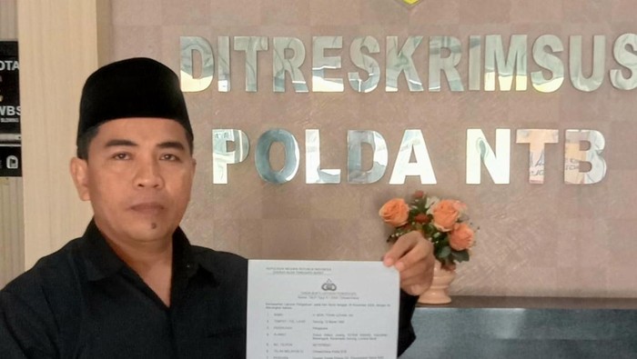 Tohri Azhari, tim kuasa hukum pasangan Farin-Khairatun, laporkan ketua LSM di Lombok Barat ke Polda NTB. (Dok. Tohri Azhari)