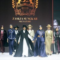 Inilah koleksi terbaru brand Zaskia Zungkar Signature, di ajang Jakarta Fashion Week 2025, bertempat di City Hall, Pondok Indah mall 3, Jakarta Selatan, Jumat [25/10/2024]. Foto: Mohammad Abduh/detikcom.