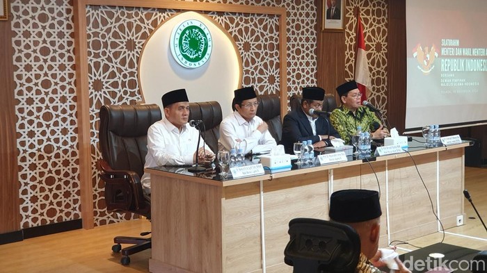 Kunjungan Menag Nasaruddin Umar ke kantor MUI, Menteng, Jakarta Pusat, Selasa 19/11/2024.