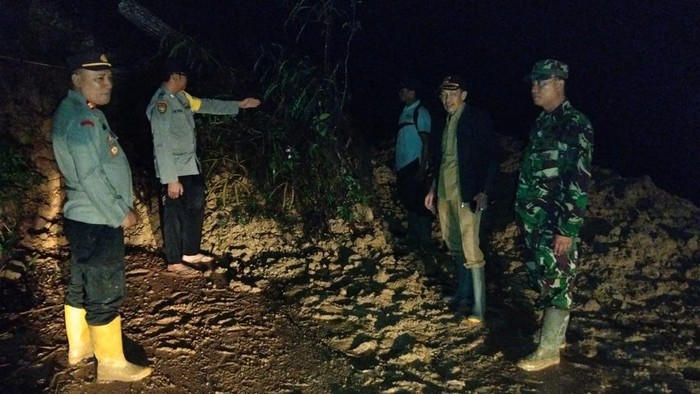 longsor di trenggalek
