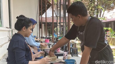 Ide Kencan di Akhir Pekan: Membuat Gerabah Bareng Pasangan di Museum