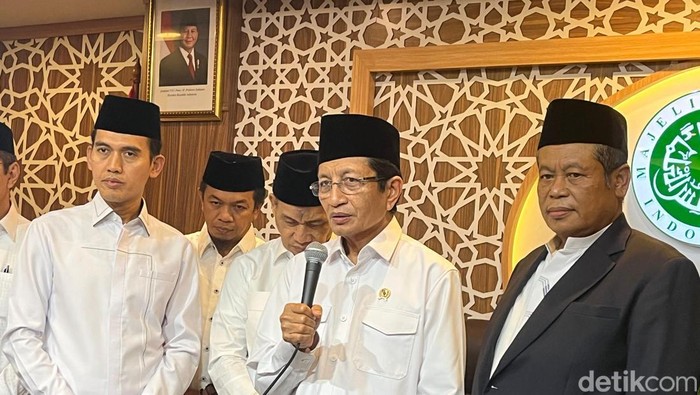 Menteri Agama (Menag) Nasaruddin Umar silaturahmi ke Kantor Majelis Ulama Indonesia (MUI) Pusat di Menteng, Jakarta Pusat.