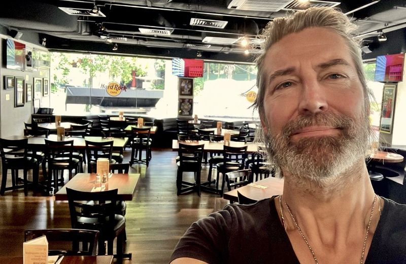 Michael Learns To Rock Mampir ke Kafe Tempat Manggung 30 Tahun Lalu