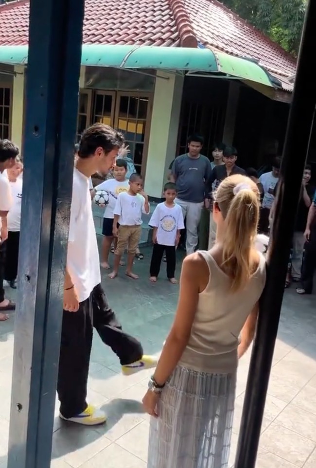 Nathan Tjoe-A-On dan Fefe Slinkert