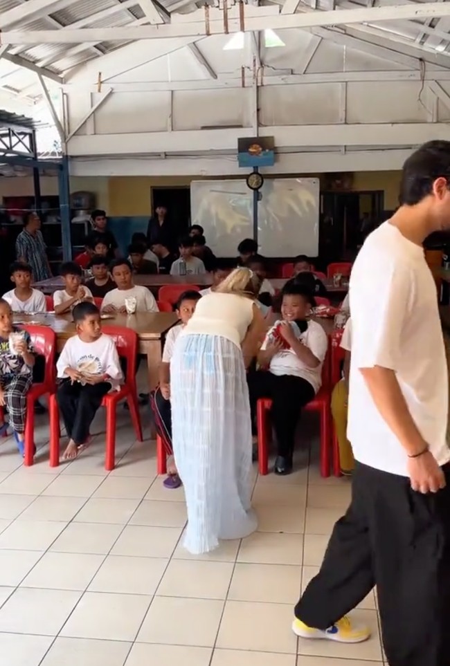 Nathan Tjoe-A-On dan Fefe Slinkert