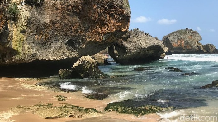 Pantai Mbluluk, Gunungkidul, Yogyakarta