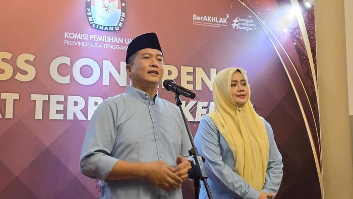 Paslon gubernur dan wakil gubernur NTB nomor 3 Lalu Muhamad Iqbal dan Indah Dhamayanti Putri (Iqbal-Dinda). (Ahmad Viqi/detikBali)