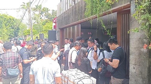 Penampakan garase vila di Jalan Cempaka Gading, Desa Ungasan, Kecamatan Kuta Selatan, Badung, yang dijadikan laboratorium narkoba rahasia. (Aryo Mahendro/detikBali)