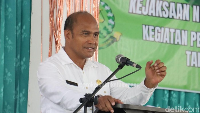 Pj Wali Kota Kupang Linus Lusi.