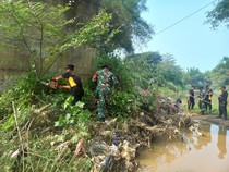 Video: Komunitas-Anak Sekolah Bersihkan Sungai Cipinang di Hari Sungai Sedunia
