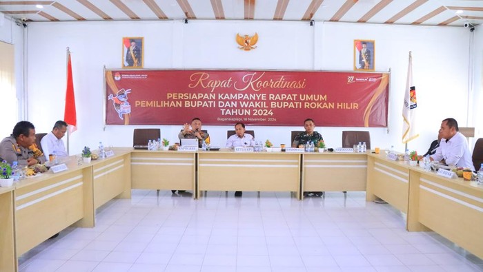 Rapat bersama Polres dan KPU Rohil. (Dok. Humas Polres Rohil)