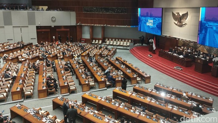 Rapat paripurna pengesahan revisi UU DKJ hingga RUU prolegnas, Selasa (19/11/2024).