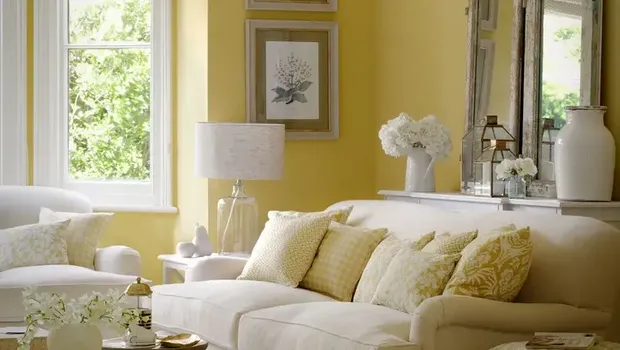 Ruangan dengan cat kuning/Future/Dominic Blackmore via Homes and Gardens Ruangan dengan cat kuning