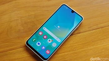 Galaxy A16 5G punya layar Super AMOLED berukuran 6,7 inch dengan resolusi Full HD+. Foto: Adi Fida Rahman/detikINET