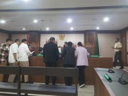 Sidang Gugatan Rp 5.246 T HRS dkk ke Jokowi Lanjut Mediasi