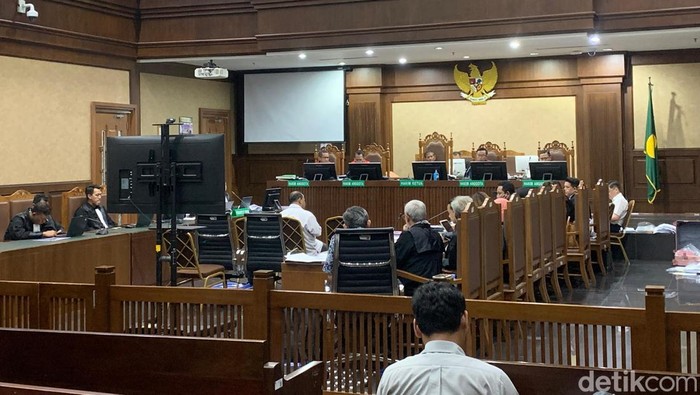 Sidang kasus emas Antam
