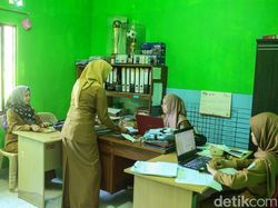 Sinyal Internet Bakti Komdigi Mudahkan Pelayanan Desa Rewak