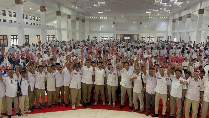 Sudaryono pimpin konsolidasi pemenangan pilkada bersama relawan dan pengurus Partai Gerindra. (dok. istimewa).