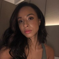 Nicolas Pepe yang dikenal sebagai ‘bintang flop Arsenal’ terungkap memiliki kekasih baru. Dari unggahan adiknya, Corrine, pemain Villarreal tersebut berpacaran dengan Teanna Trump.Foto: Instagram Teanne Trump