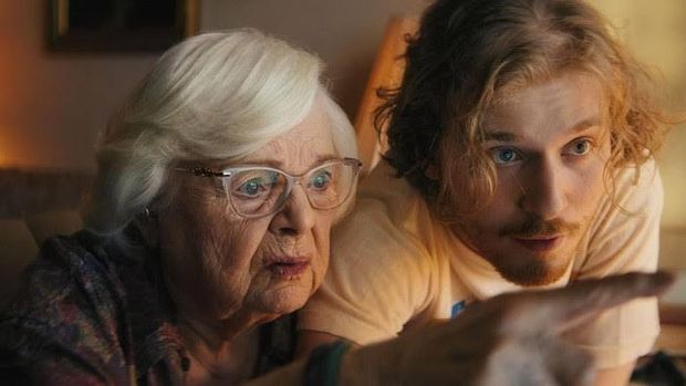 Cuplikan adegan dalam film Thelma.