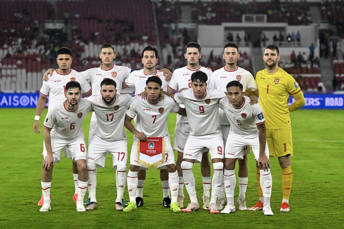 Pesepak bola Timnas Indonesia berpose sebelum melawan Timnas Arab Saudi pada pertandingan Grup C putaran ketiga Kualifikasi Piala Dunia 2026 Zona Asia di Stadion Utama Gelora Bung Karno, Senayan, Jakarta, Selasa (19/11/2024). ANTARA FOTO/Rivan Awal Lingga/mrh/Spt.