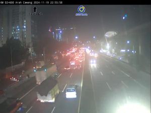 Tol Dalkot Arah Cawang dan JORR Pondok Pinang Masih Macet Malam Ini