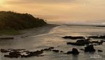 Memulai Hari dengan Sunrise di Pantai Sayang Heulang Garut
