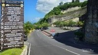 Suasana Pantai Melasti di siang hari.