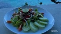 Makanan di dekat Pantai Melasti.