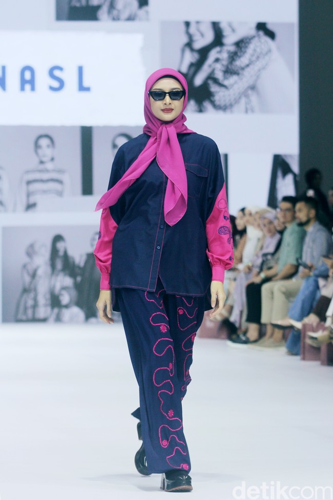 Inilah koleksi terbaru kolaborasi Zaskia Sungkar x NASL di Jakarta Fashion Week 2025, bertempat di City Hall, Pondok Indah mall 3, Jakarta Selatan, Jumat [25/10/2024]. Foto: Mohammad Abduh/detikcom.