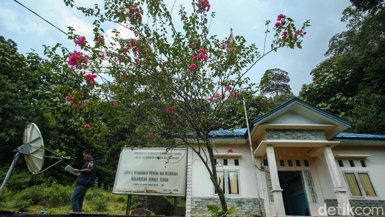 BAKTI Kementerian Komunikasi dan Digital (Komdigi) sangat membantu operasional dan pelayan sejumlah lembaga di Anambas. Kirim kirim dokumen tidak lagi naik perahu.