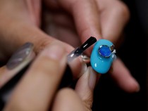 Kisah Wanita Nyaris Tak Tertolong saat Serangan Jantung gegara Kuku Palsu