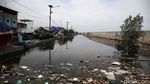 Banjir Rob Genangi Pelabuhan Muara Baru