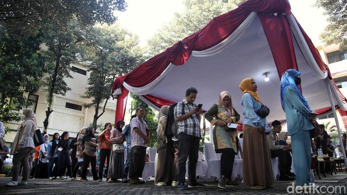 Begini Lho.. Tahapan Pemungutan Suara Pilgub Jakarta Simulasi pemungutan suara Pilgub Jakarta digelar di Kantor Kecamatan Tanah Abang, Jakarta. Begini tahapannya.