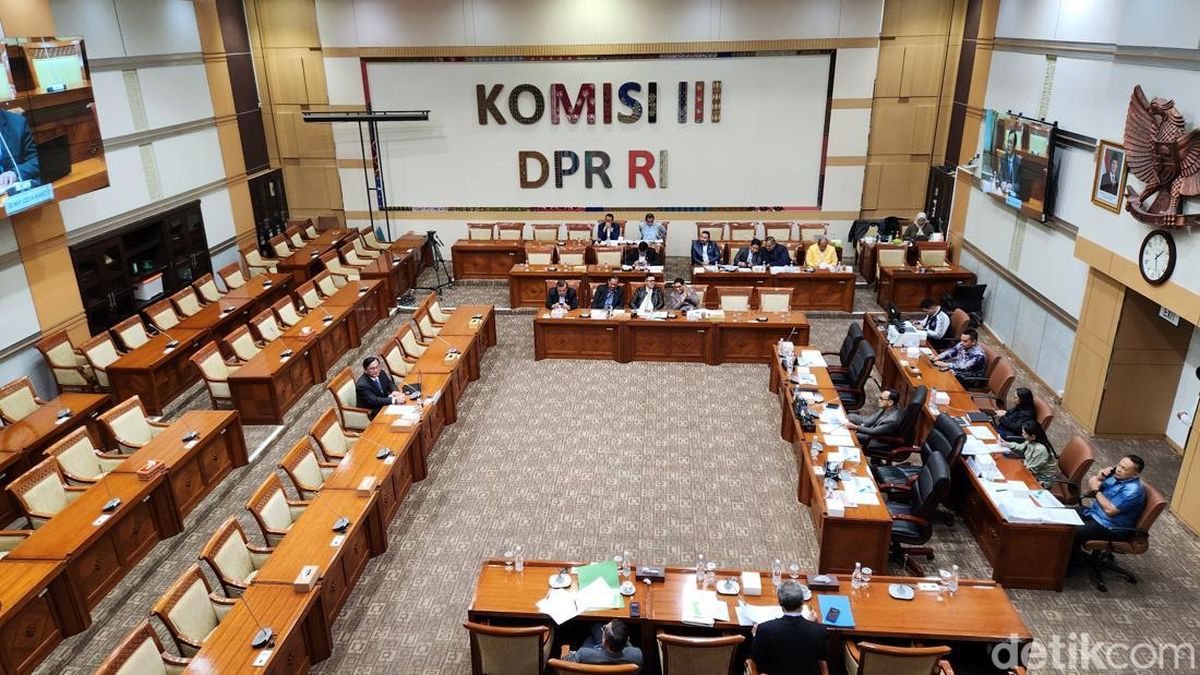 Benny Mamoto di Uji Kepatutan Cadewas: OTT KPK Perlu Diberikan Payung Hukum