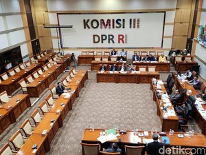Benny Mamoto di Uji Kepatutan Cadewas: OTT KPK Perlu Diberikan Payung Hukum