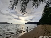 Tips Wisata Murah ke Pantai Carolina Padang
