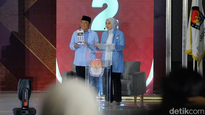 Dalam proses debat, Paslon nomor urut 02, Syakur Amin-Putri Karlina menyoroti berbagai problematika yang dialami oleh masyarakat di lapangan.