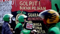 Selain Kediri, Jawa Timur, mural sosialisasi Pilkada 2024 juga dapat ditemukan di Depok, Jawa Barat. Mural tersebut sebagai salah satu bentuk sosialisasi sekaligus mendorong masyarakat untuk menggunakan hak suaranya dalam Pilkada 27 November mendatang.  ANTARA FOTO/Yulius Satria Wijaya