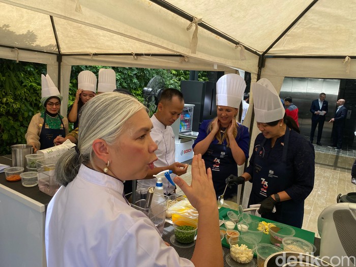 Diplomasi Sambal untuk memperingati 75 tahun hubungan diplomatik Inggris dan Indonesia.