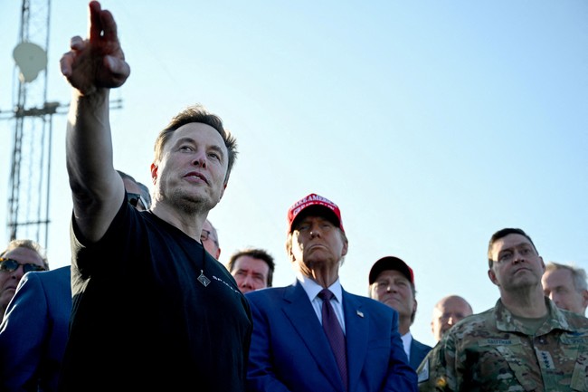 Desember: XL-Smartfren Kawin, Elon Musk Terkaya Sepanjang Sejarah