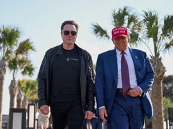 Ditemani Elon Musk, Trump Nonton Langsung Peluncuran Roket Starship