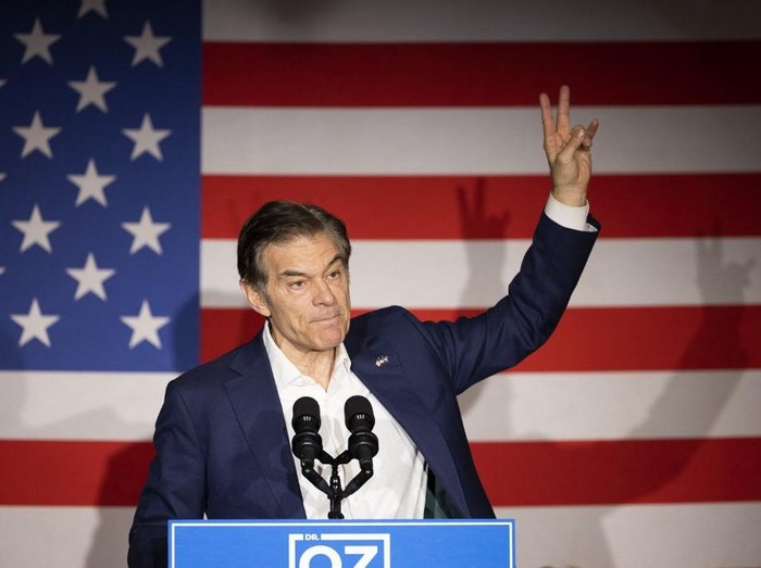 (FILES) Republican US Senatorial candidate for Pennsylvania, Mehmet Oz, gestures as he speaks during a campaign rally in Elizabethtown, Pennsylvania, on November 2, 2022. Donald Trump announced November 19 that he was appointing Mehmet Oz, a former surgeon and TV celebrity known as 