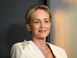 Penampilan Sharon Stone Tanpa Makeup, Pamerkan Wajah Asli di Usia 66
